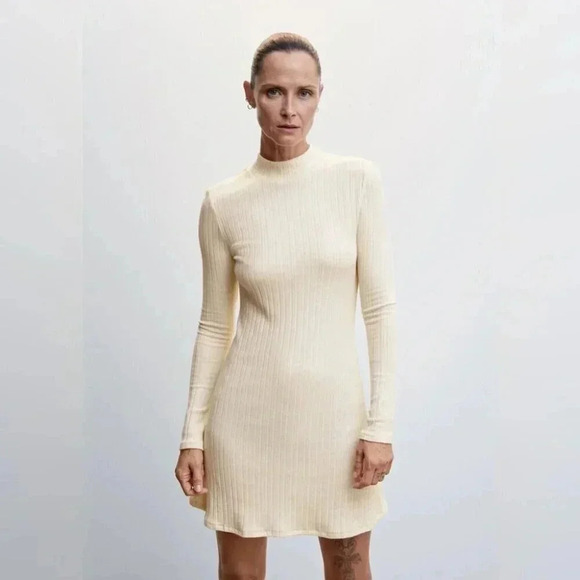 Mango Knitted Fall Mini Dress  in Cream Colour NWT - Picture 2 of 8